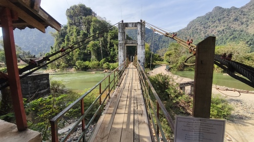 vang vieng most
